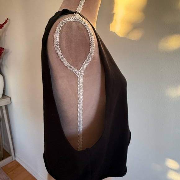 AERIE | Offline Cutout Crop Black Tank Top | Size M - Picture 2 of 6